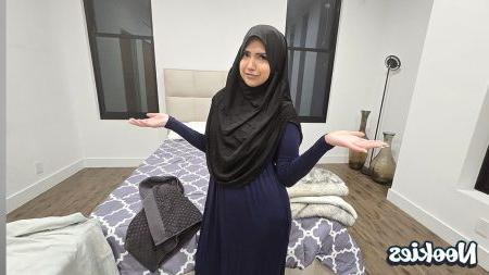 Utangaç Arap Kadın Amını Erkeğe Teslim Ediyor